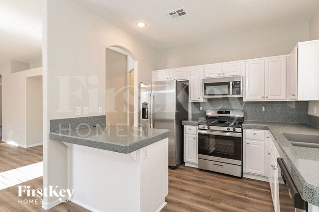 Building Photo - 1431 Red Sunset Ave