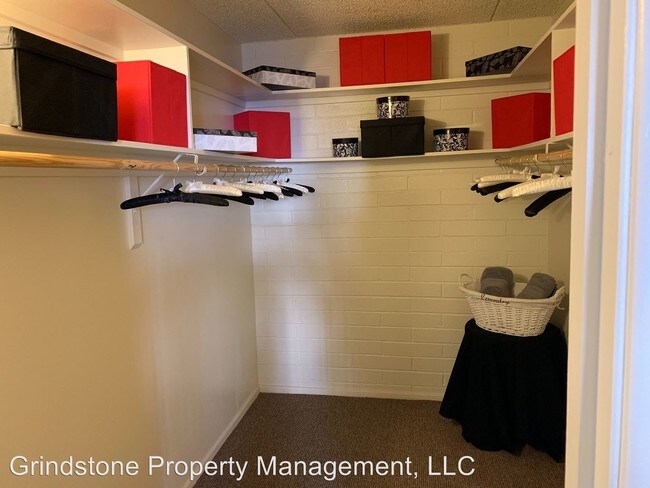 Foto del edificio - 3710-3730 E Bellevue St
