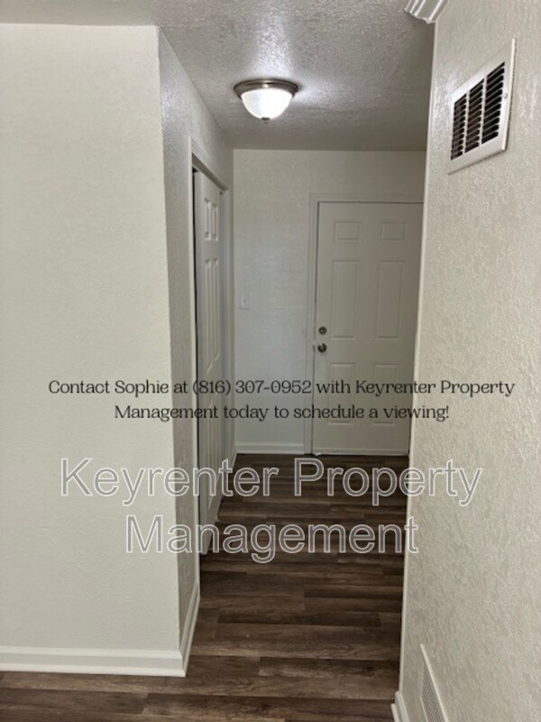 Building Photo - 7511 High Grove