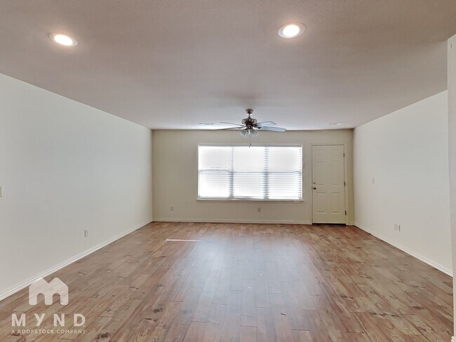 Building Photo - 311 E Thurman St