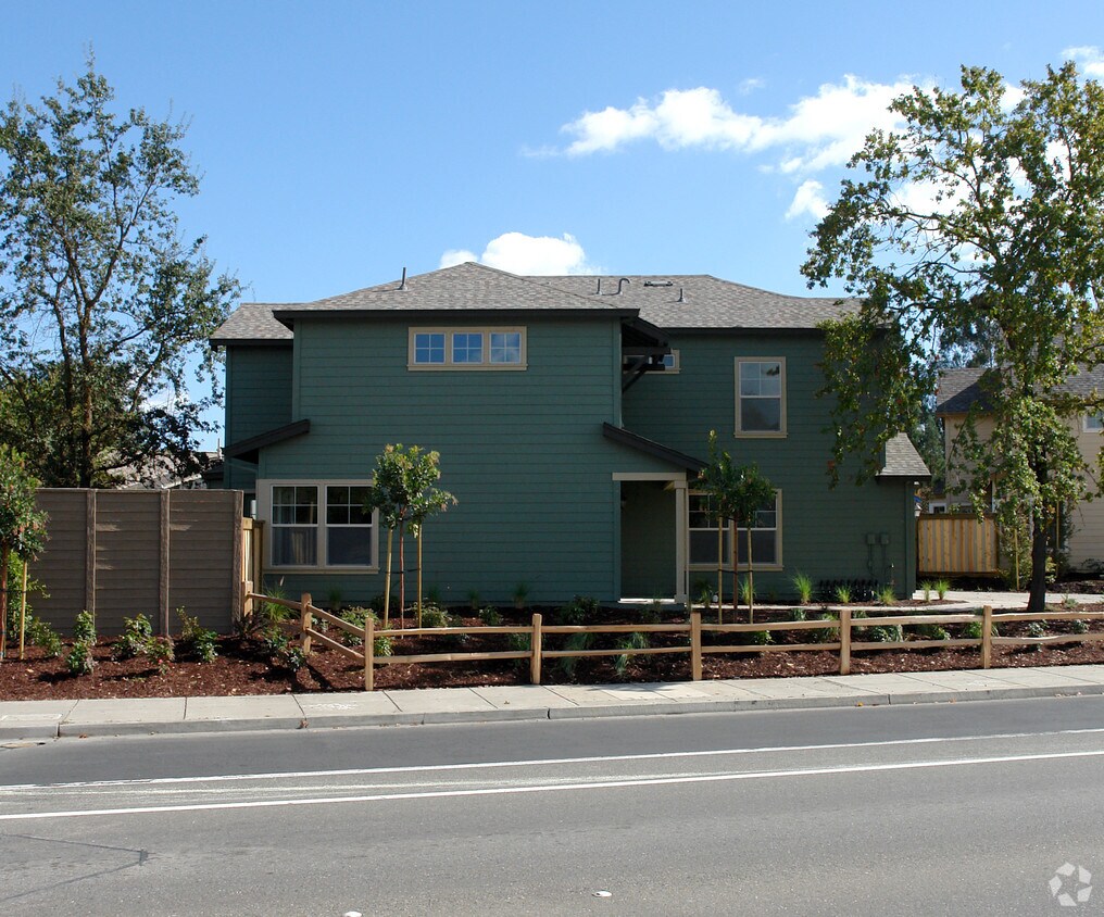Building Photo - 1678 Levi Rd