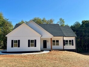 Building Photo - 112 Graham Creek Rd