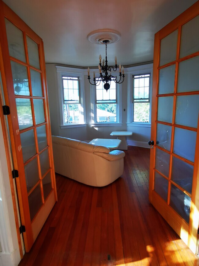 Foto del edificio - 348 Castleton Ave