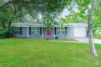 Building Photo - 2304 Leonard Dr
