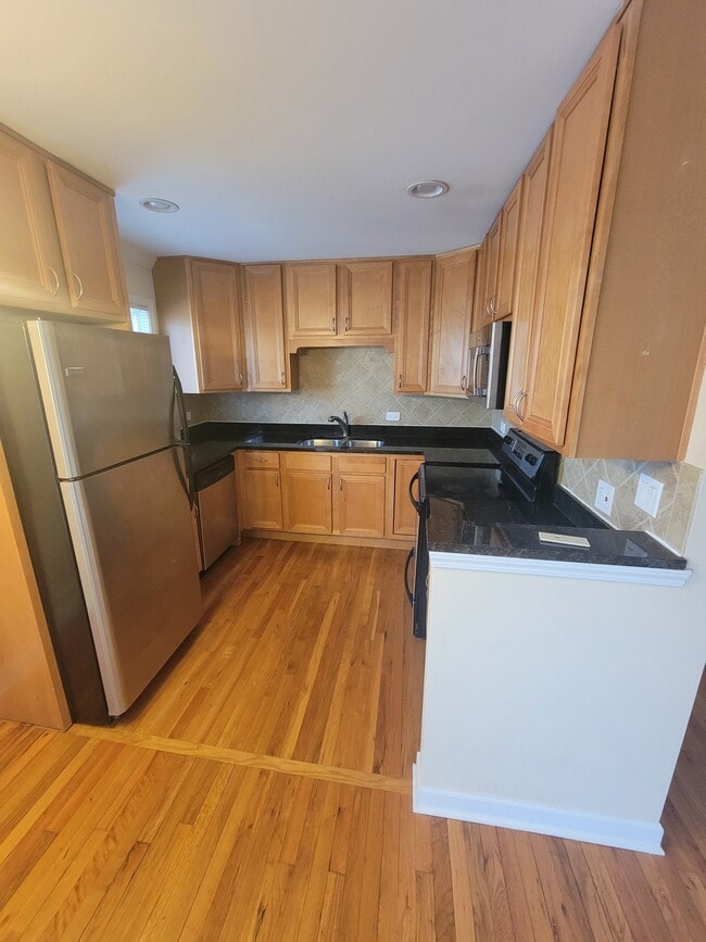 Photo - 5142 Fairview Ave Apartment