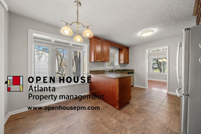 Building Photo - 3521 Parkview Dr Marietta