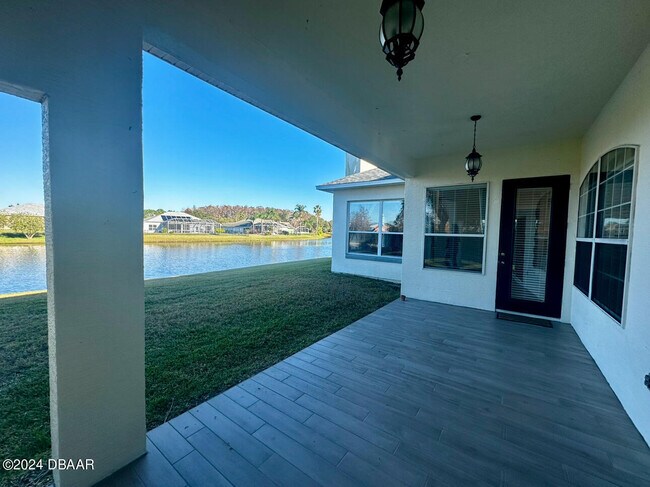 Foto del edificio - 1755 Creekwater Blvd