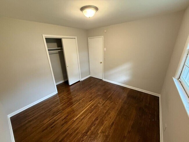 Building Photo - 622 Bixler Ave