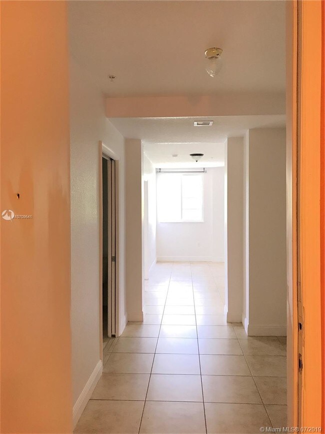 Foto del edificio - 107 Mendoza Ave