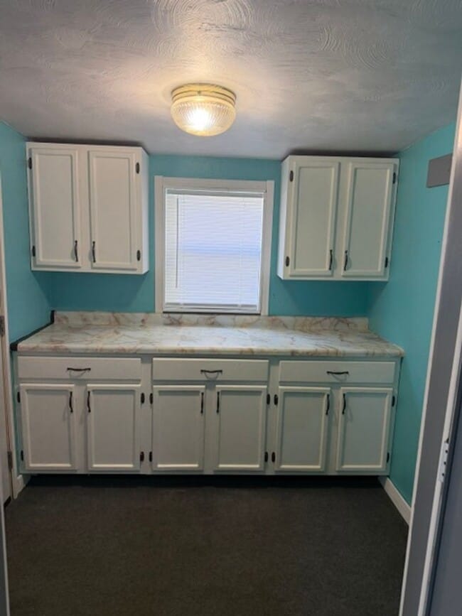 Building Photo - 2 Bedroom, 1 Bathroom Manufactured Home