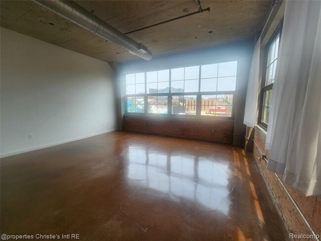 Building Photo - 55 W Canfield St