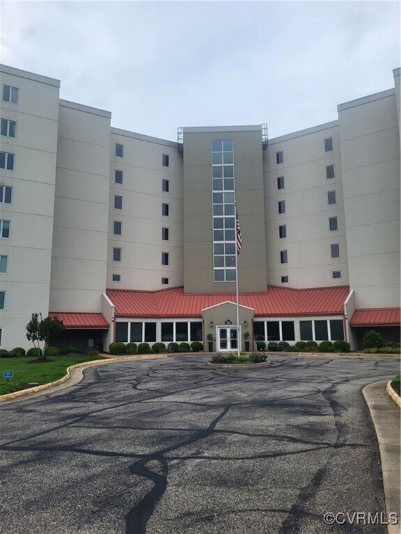 Foto del edificio - 301 Beacon Ridge Dr