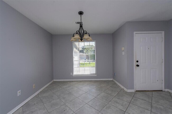Foto del edificio - 28907 Sedgefield St
