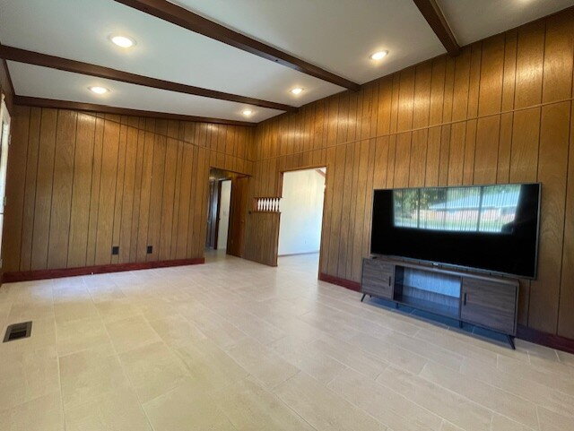 Building Photo - 209 Sanders Ave