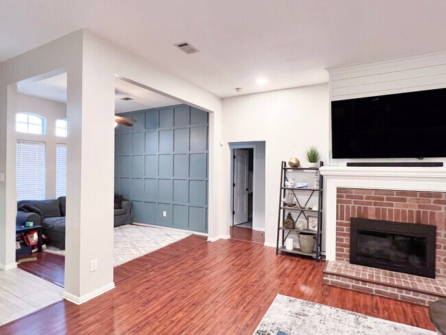 Foto del edificio - 1207 Old Knoll Dr