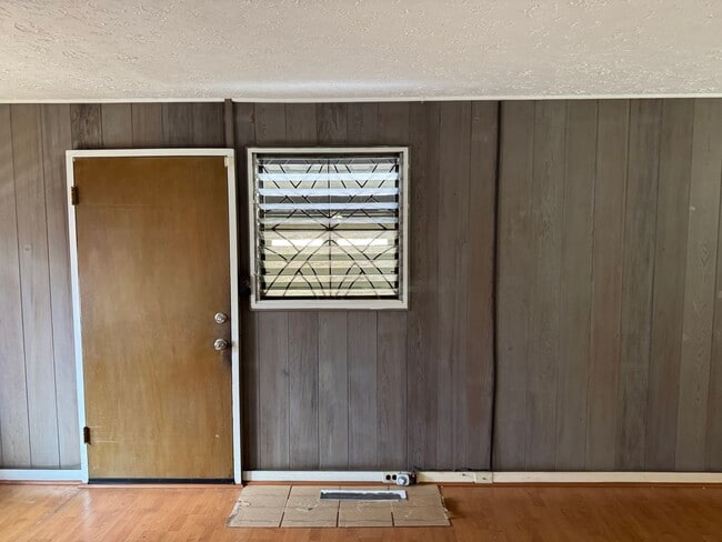 Foto del edificio - Single family home on Gulick Ave in walking distance to business district