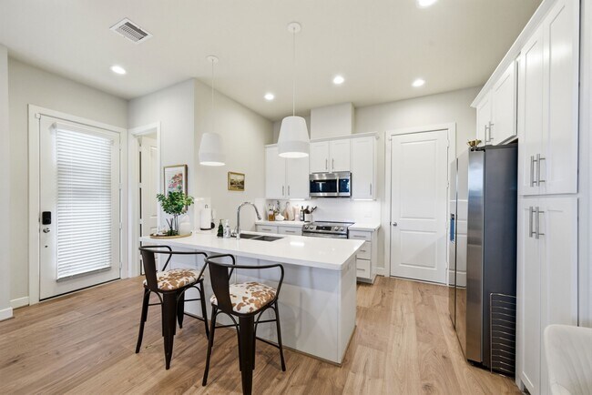 Foto del edificio - 5929 Haring Ln