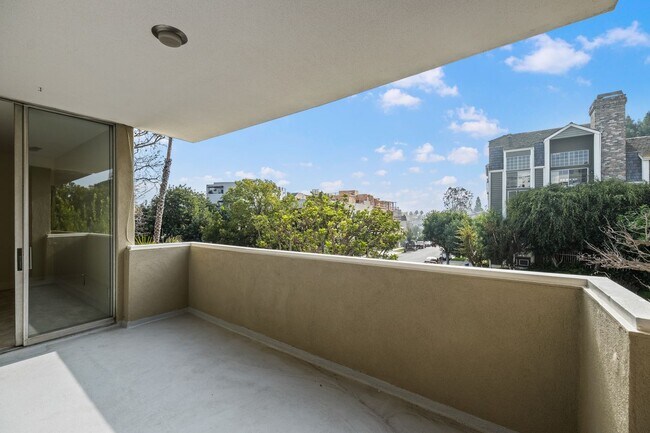 Building Photo - 10633 Kinnard Ave