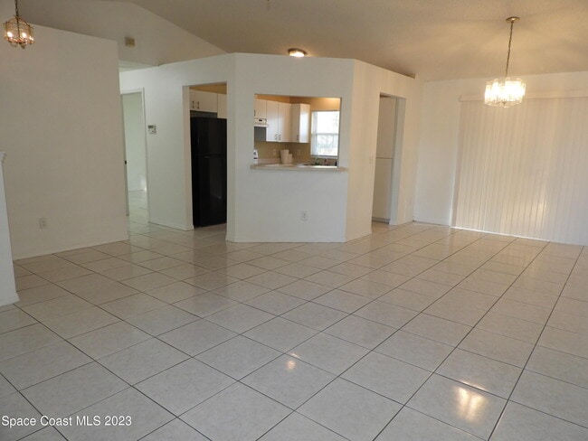 Building Photo - 1380 Rila St SE