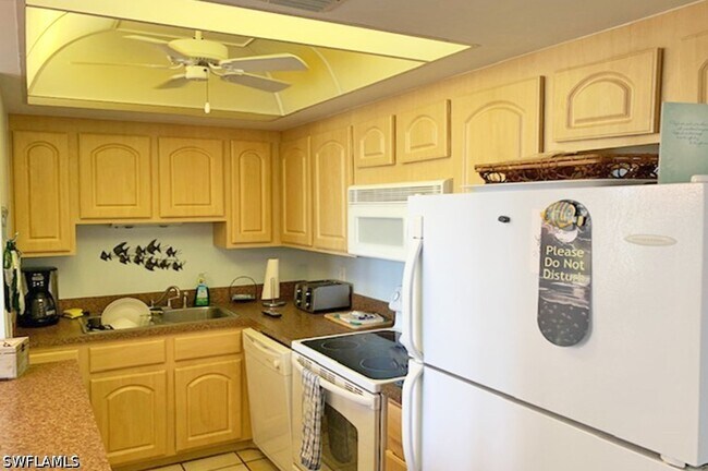 Foto del edificio - 180 Seaview Ct