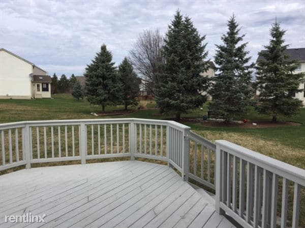 Building Photo - 5650 Cedar Ridge Dr