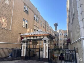 Building Photo - 2150 Gunderson Ave