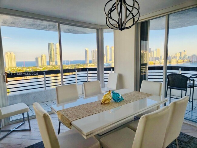 Foto del edificio - 3530 Mystic Pointe Dr