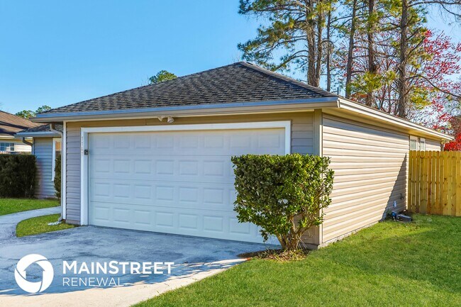 Building Photo - 7767 Pikes Peak Dr