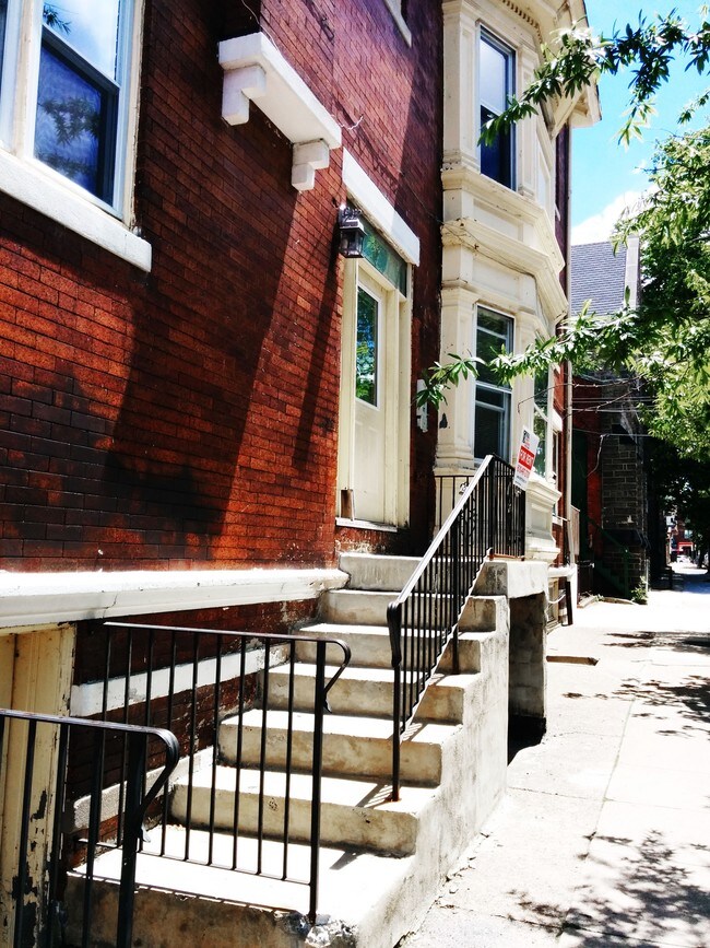 Foto del edificio - 4654 Hazel Ave