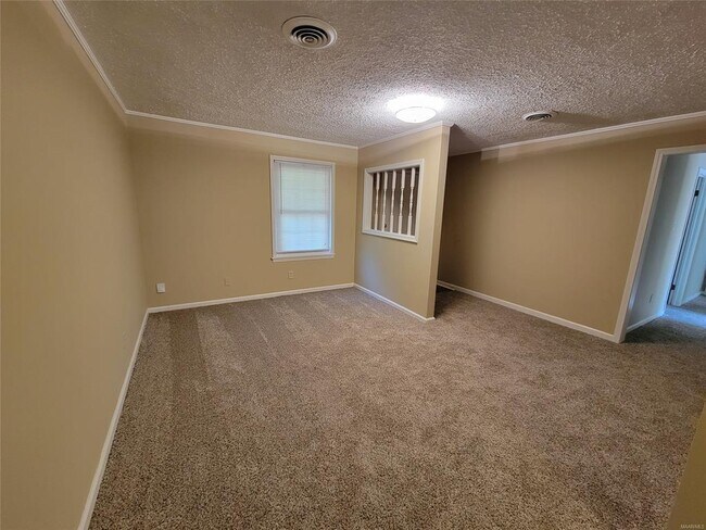 Foto del edificio - 1135 Lombard Dr