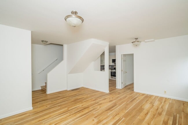 Building Photo - $2945/mo - 3 Bed/2 Bath Updated Home in the Heart of the Alberta Arts District!