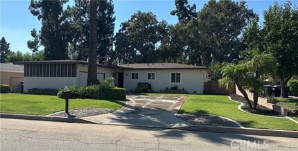 Building Photo - 4841 N Darfield Ave