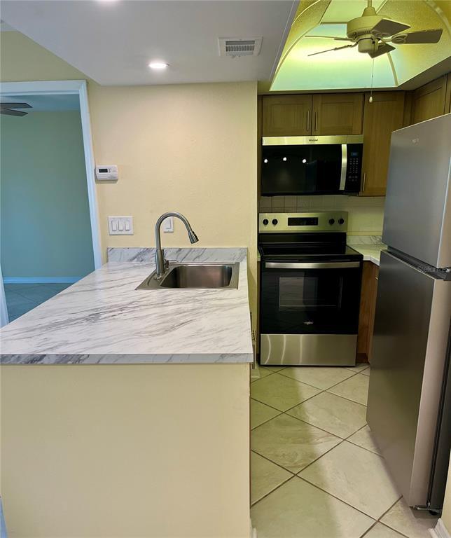 Foto del edificio - 4754 Marine Pkwy