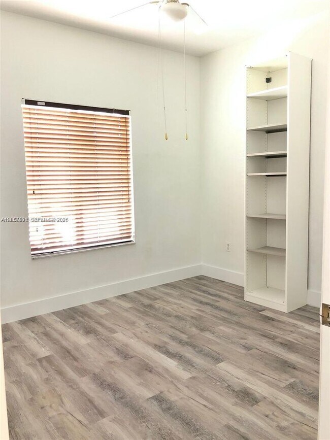 Foto del edificio - 8527 NW 108th Ave