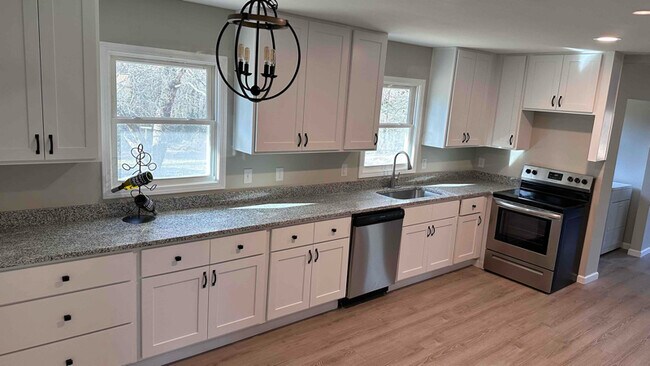 Foto del edificio - 4925 Mineral Springs Rd