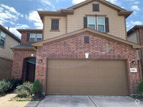 Building Photo - 15815 Copper Oak Ln