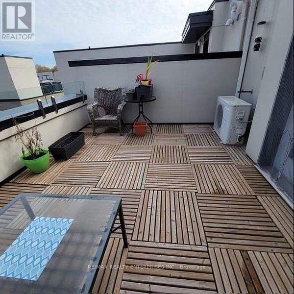 Building Photo - 32 Fieldway Rd