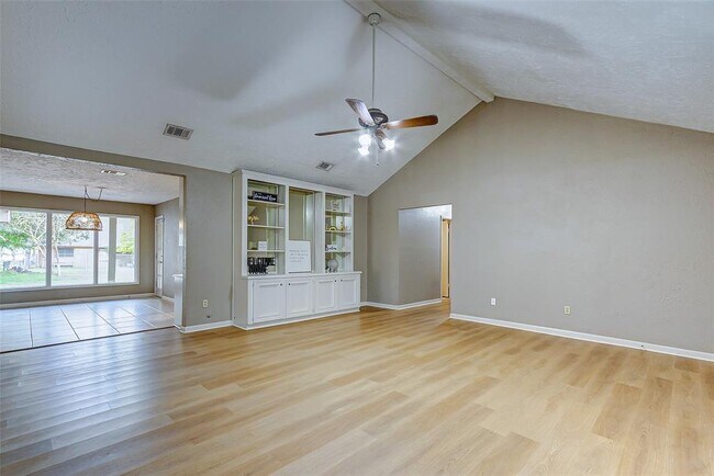 Building Photo - 31103 Alice Ln