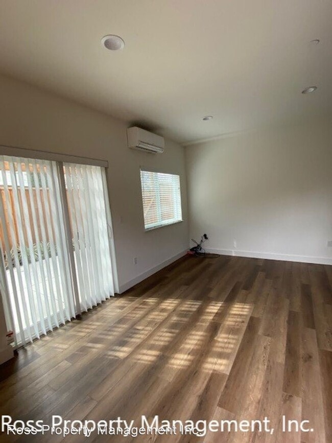 Building Photo - 2 br, 2 bath House - 3075 Callaghan St. Un...