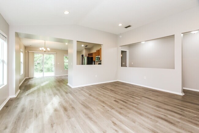 Foto del edificio - 11732 Silver Hill Dr