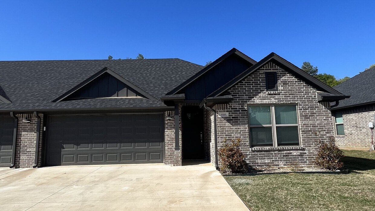 Foto principal - Country Heights #1301
