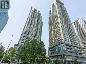 Building Photo - 5162 Yonge St