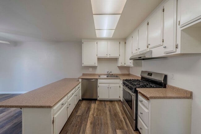 Building Photo - 16562 Sabot Ln