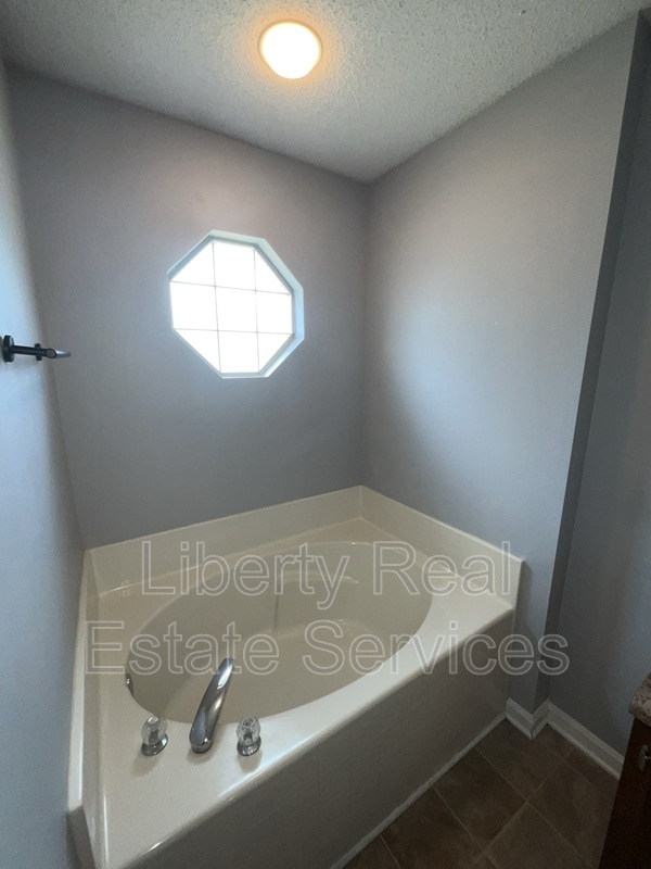 Foto del edificio - 215 Bridgemont Way