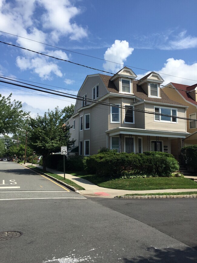 10 Gould Plz Unit 1st floor, Caldwell, NJ 07006 Apartments in