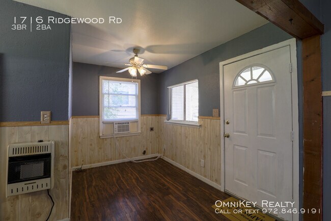 Building Photo - 1716 Ridgewood Rd