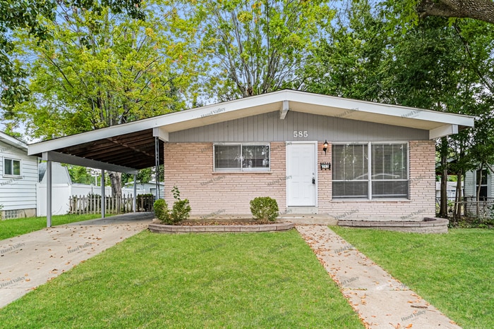 Foto principal - 585 Versailles Dr