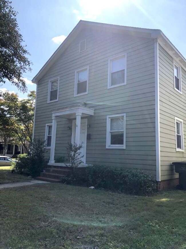 Building Photo - 1601 Longwood Dr