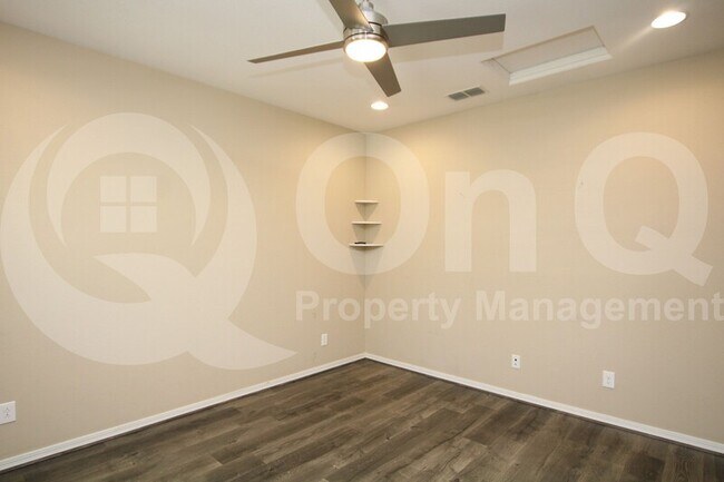Building Photo - 3210 S Waterfront Dr