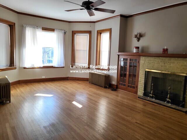 Primary Photo - 2928 N Mango Ave